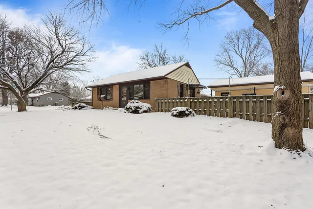 $225,000 | 1105 Eastern Drive, Urbana, IL 61801