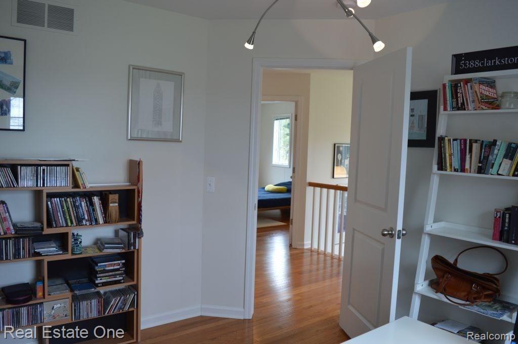 5388 Clarkston Road Clarkston, MI 48348 - Photo 44 of 56 DSC_0080.JPG