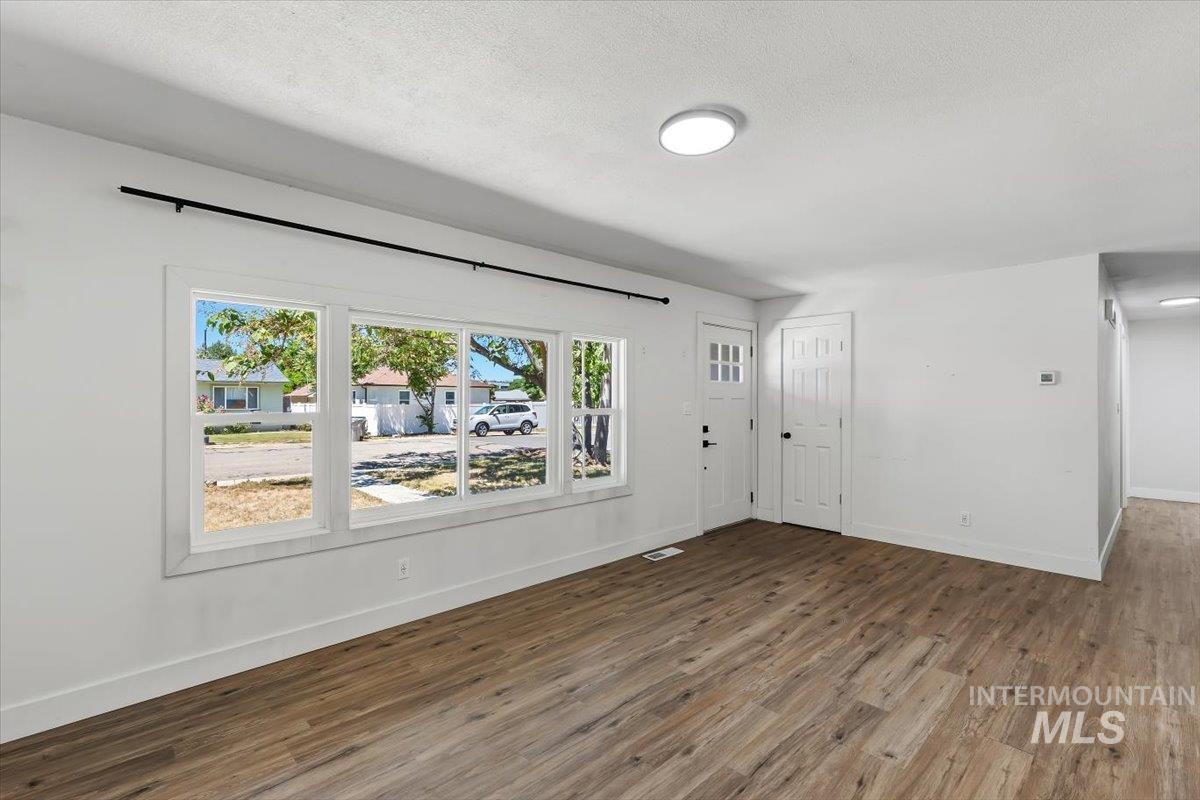 820 Baker Street Boise, ID 83706 - Photo 8 of 26