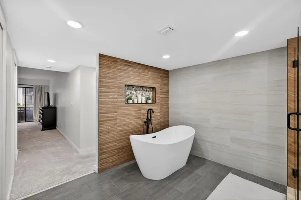 $725,000 | 19149 Southeast Sea Turtle Court, Unit 105, Jupiter, FL 33469