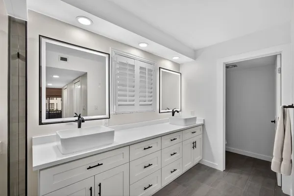 $725,000 | 19149 Southeast Sea Turtle Court, Unit 105, Jupiter, FL 33469