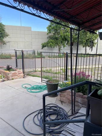 a house view with a backyard space