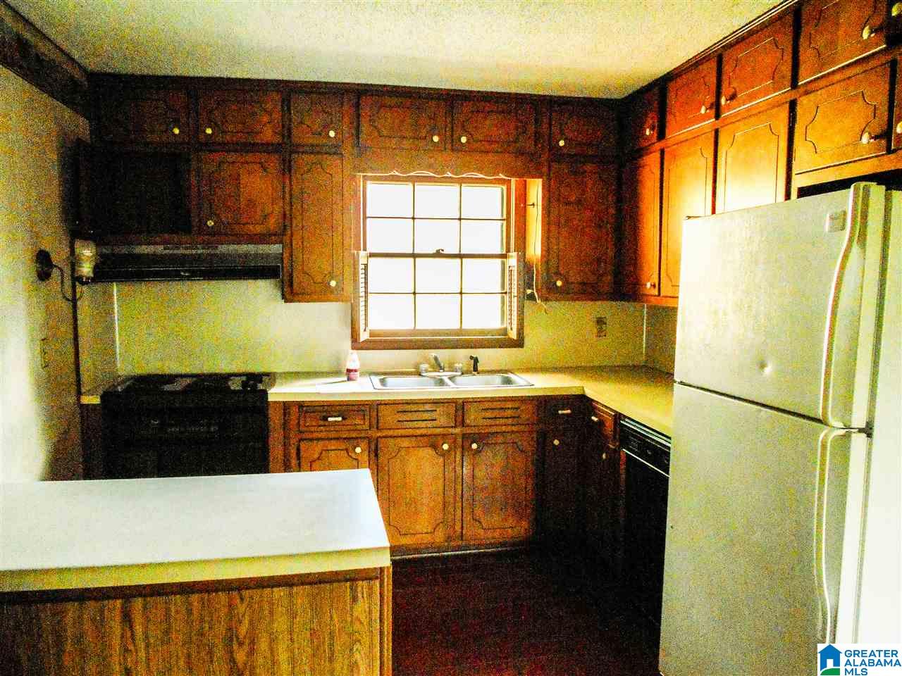 1036 Hagwood Road Birmingham, AL 35235 - Photo 4 of 9