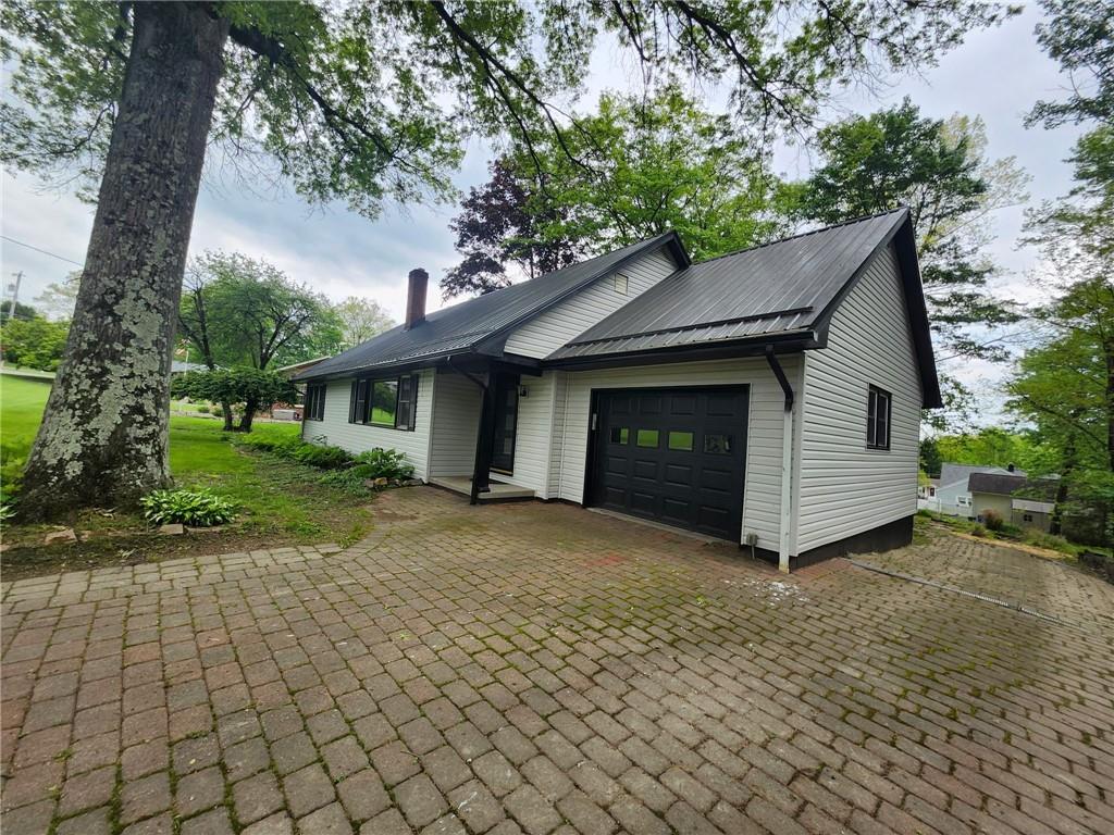326 Frazier Drive New Castle, PA 16105 - Photo 1 of 32