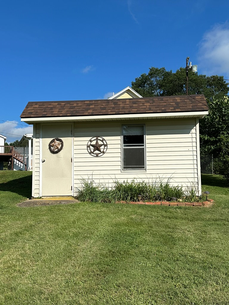 327 Armory Road Galax, VA 24333 - Photo 11 of 32 Gallery Image 11