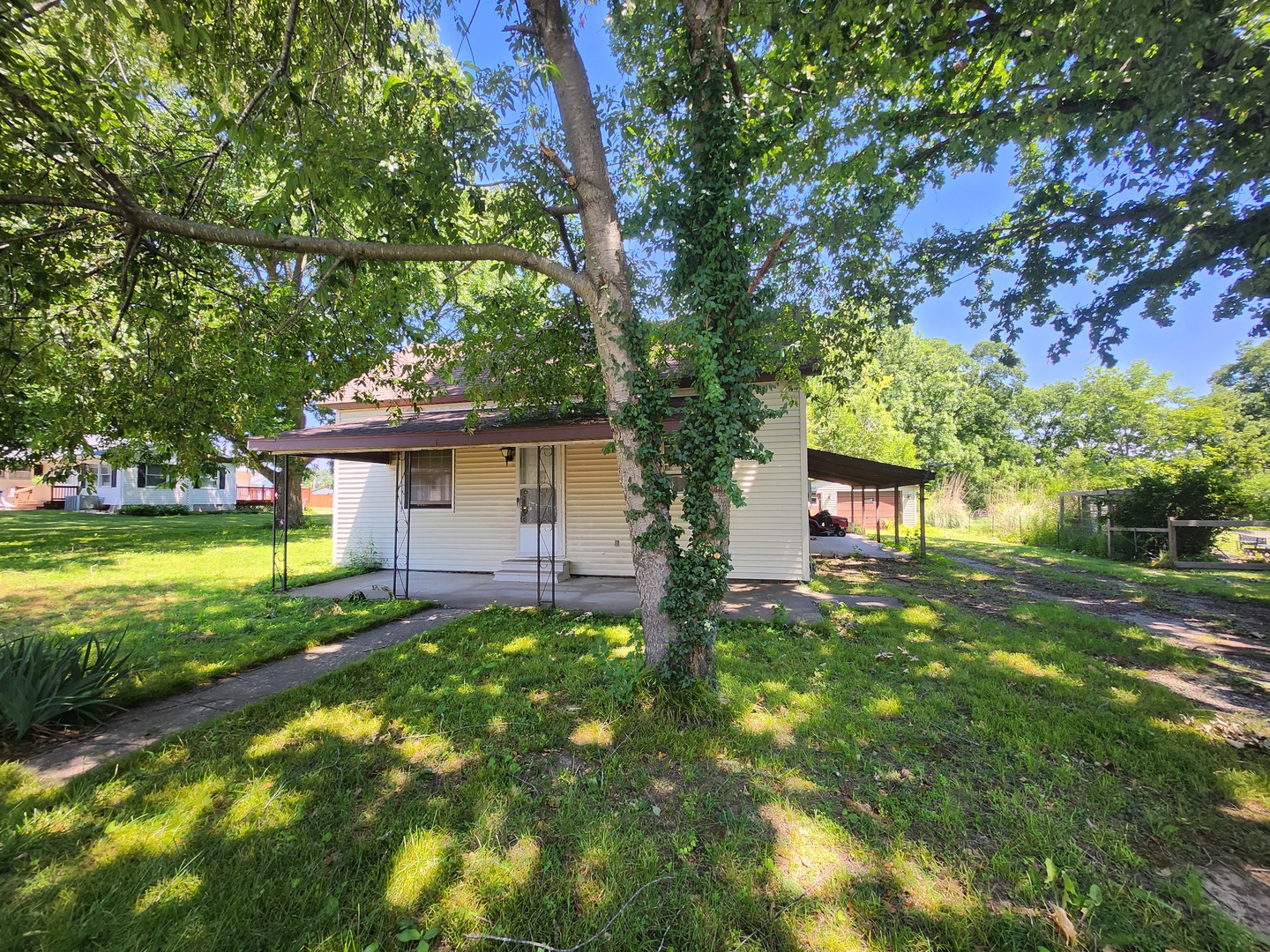33 Cripple Creek Road Pinckneyville, IL 62274 - Photo 3 of 10