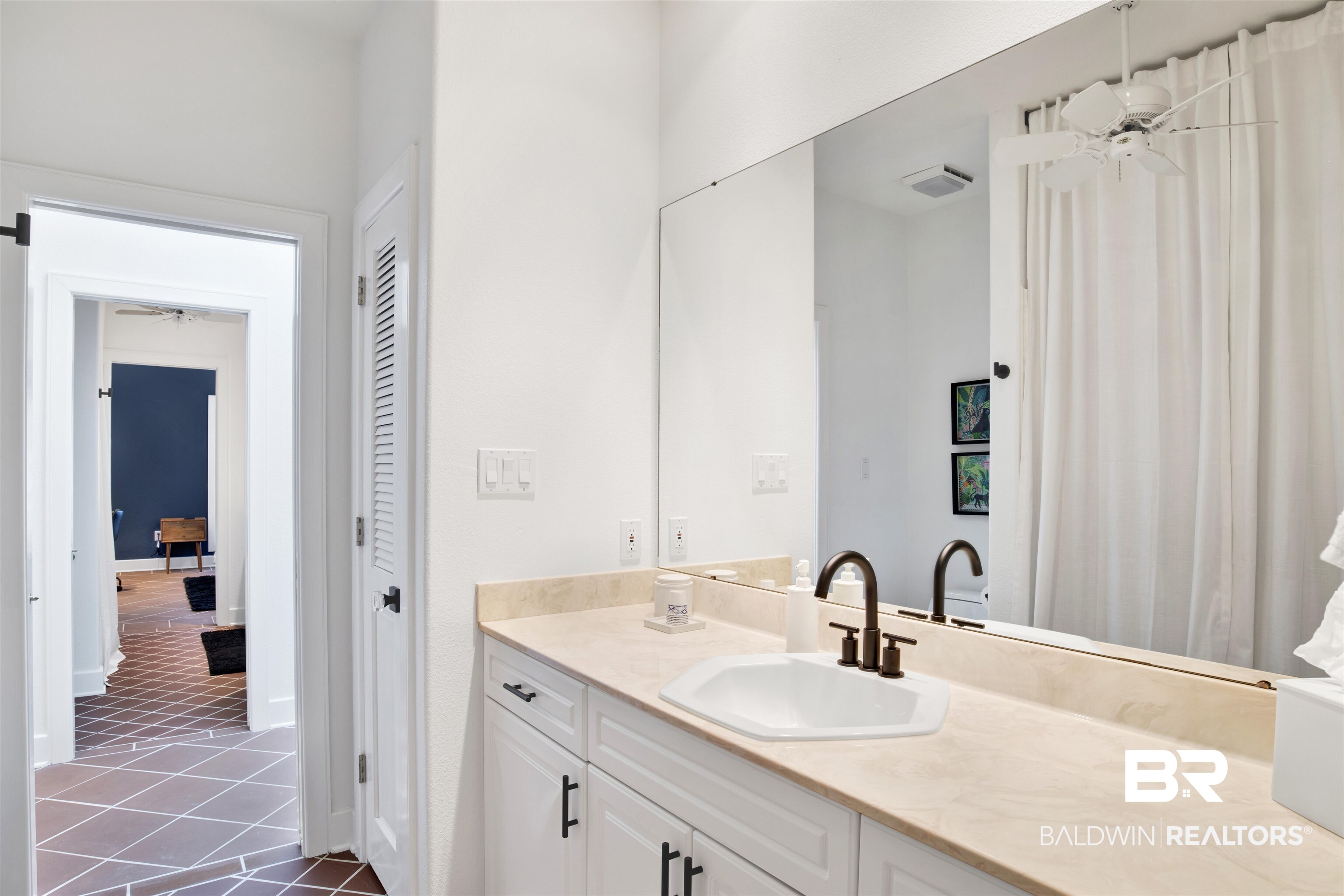115 McIntosh Bluff Road Fairhope, AL 36532 - Photo 42 of 46 Bathroom with vanity, and ceiling fan