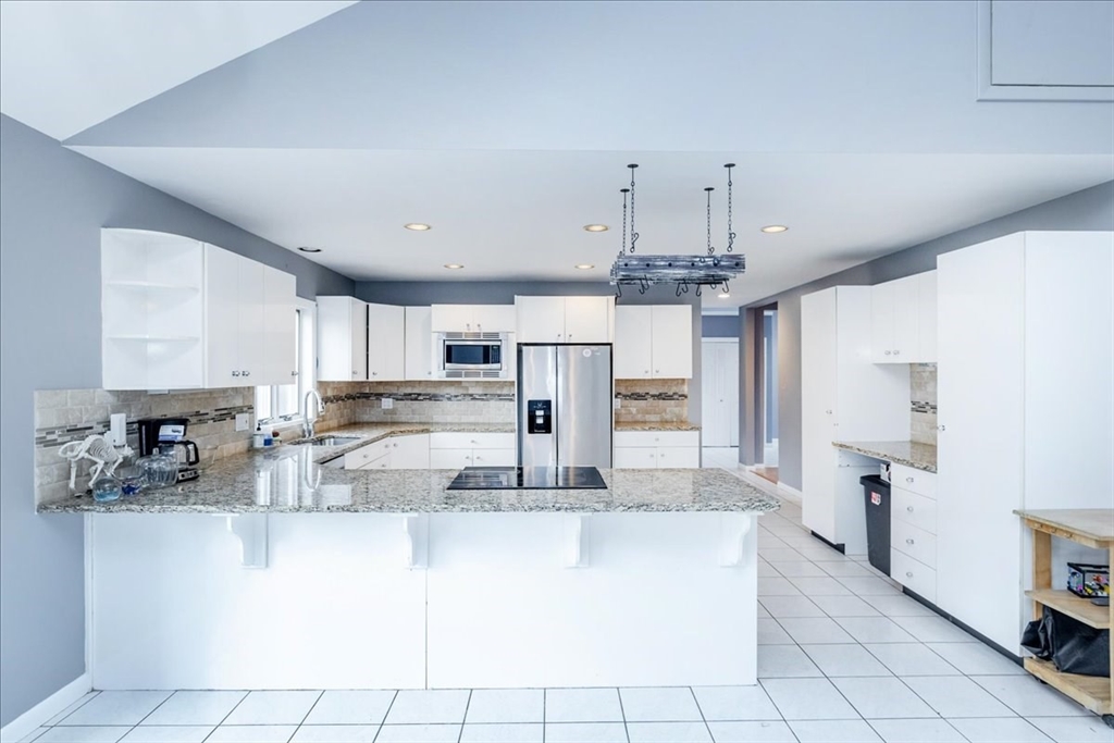 2 Randell Road Saugus, MA 01906 - Photo 12 of 42