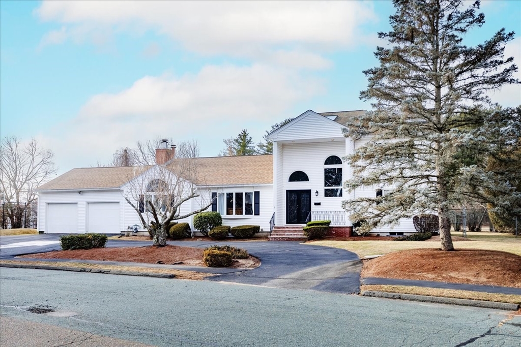 2 Randell Road Saugus, MA 01906 - Photo 3 of 42