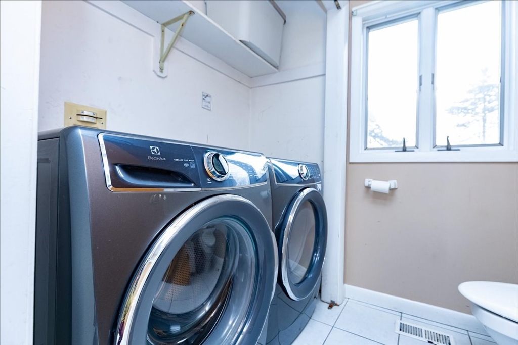 2 Randell Road Saugus, MA 01906 - Photo 9 of 42