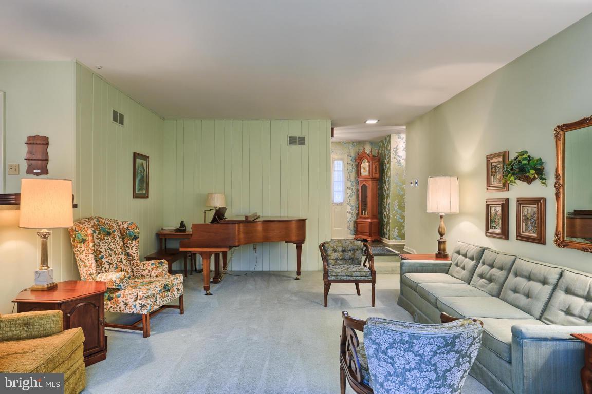 1520 Valley Road Lancaster, PA 17603 - Photo 18 of 36 Gallery Image 18
