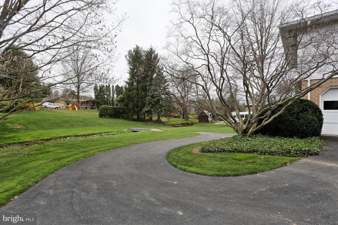 1520 Valley Road Lancaster, PA 17603 - Photo 6 of 36 Gallery Image 6
