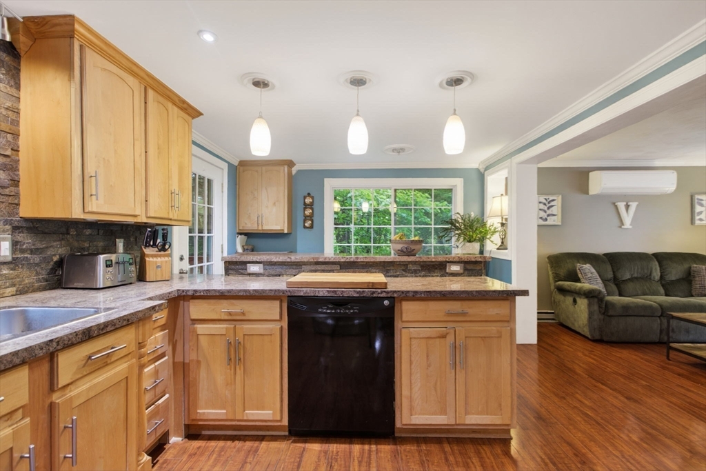 48 Westview Road Worcester, MA 01602 - Photo 14 of 37