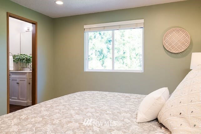 156 Whitman Court Northeast Renton, WA 98059 - Photo 15 of 40 Gallery Image 15