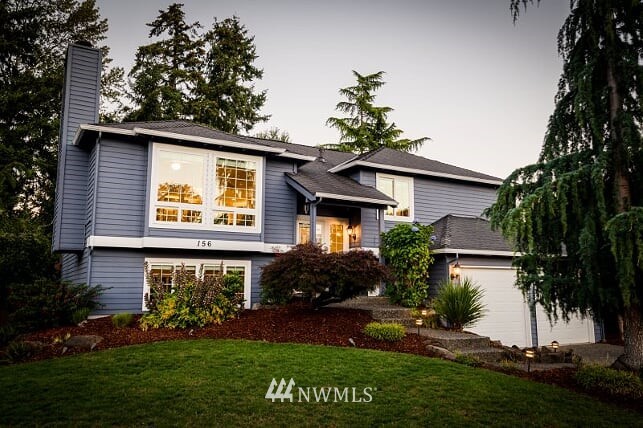 156 Whitman Court Northeast Renton, WA 98059 - Photo 3 of 40 Gallery Image 3