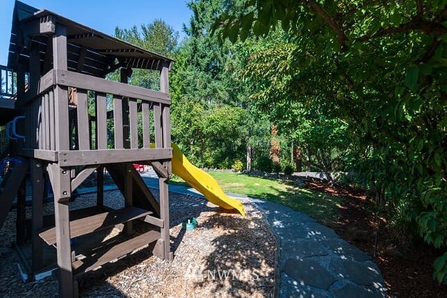156 Whitman Court Northeast Renton, WA 98059 - Photo 29 of 40 Gallery Image 29