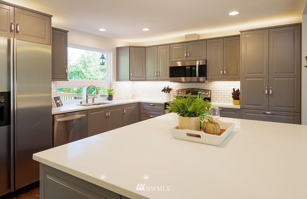 156 Whitman Court Northeast Renton, WA 98059 - Photo 10 of 40 Gallery Image 10