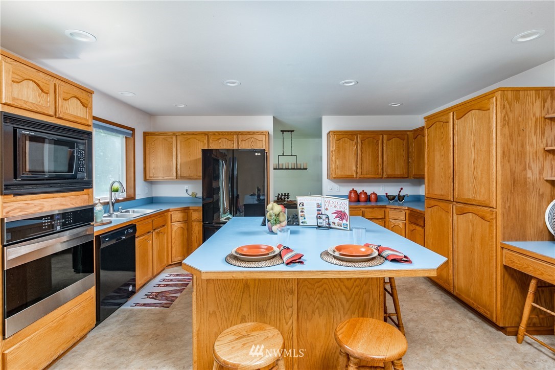 2476 Busby Road Oak Harbor, WA 98277 - Photo 11 of 40 Gallery Image 11