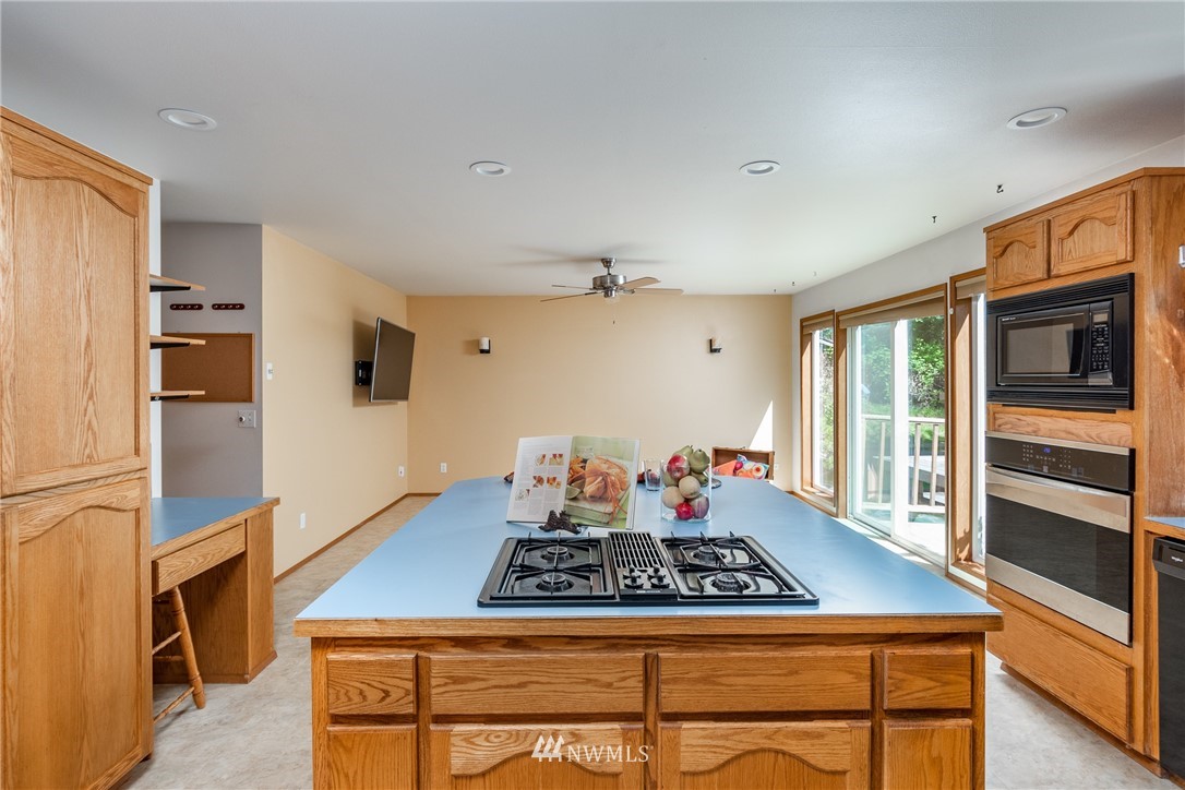 2476 Busby Road Oak Harbor, WA 98277 - Photo 12 of 40 Gallery Image 12