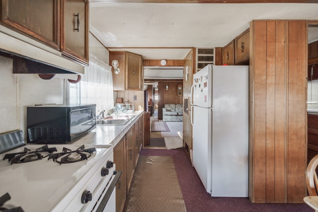 1760 Westover Road, Unit 60 Chicopee, MA 01020 - Photo 20 of 24 Gallery Image 20