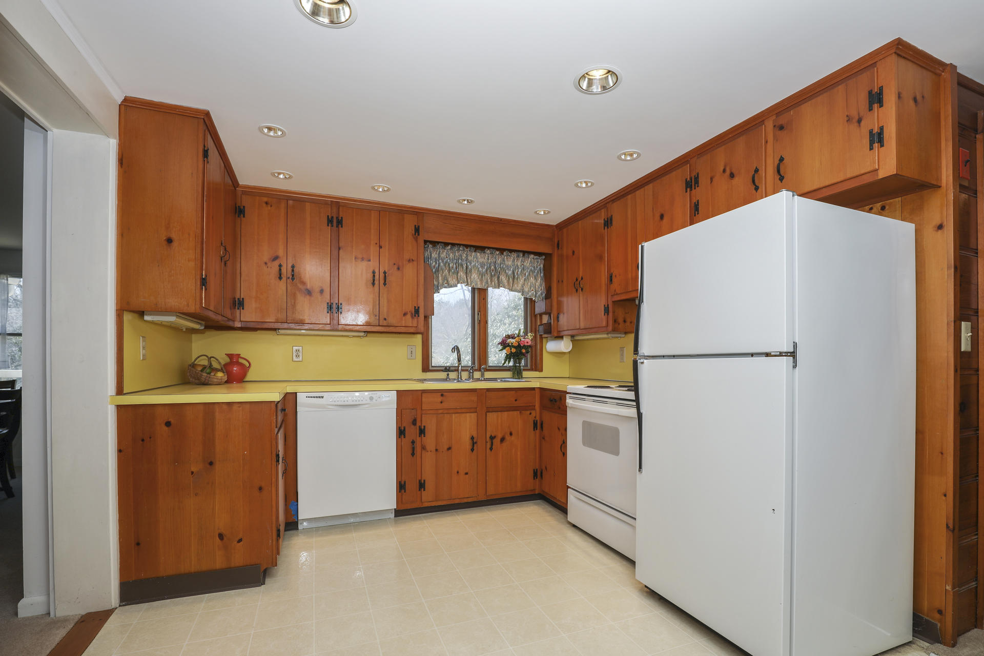 75 Bow Road Eastham, MA 02642 - Photo 7 of 28 011-photo-no-caption-9122787