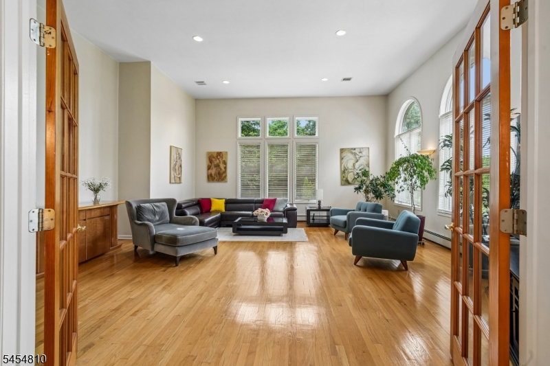 24 Emerson Road Morris Plains, NJ 07950 - Photo 9 of 43 Gallery Image 9