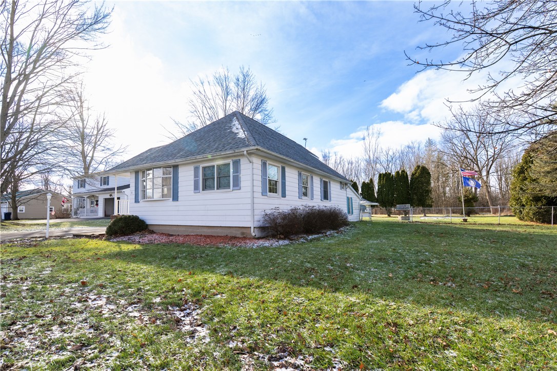 91 Clinton Street Seneca Falls, NY 13148 - Photo 4 of 47