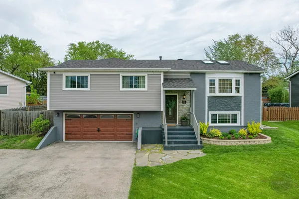 $3,200 | 7215 Larchwood Lane, Woodridge, IL 60517