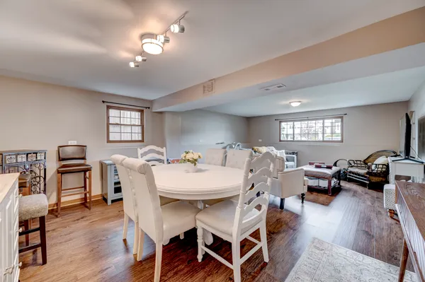 $3,200 | 7215 Larchwood Lane, Woodridge, IL 60517