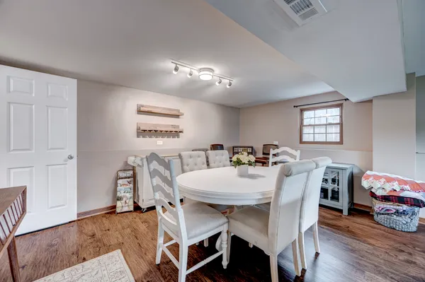 $3,200 | 7215 Larchwood Lane, Woodridge, IL 60517