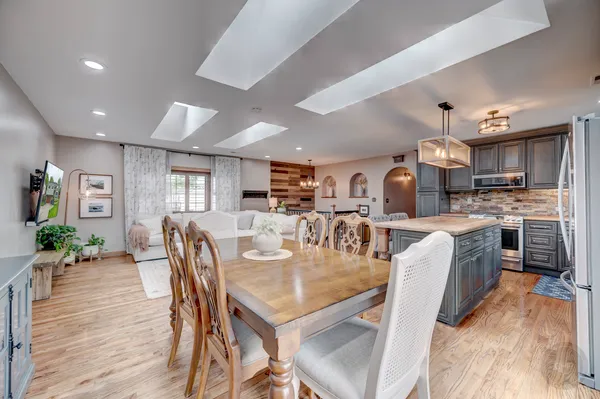 $3,200 | 7215 Larchwood Lane, Woodridge, IL 60517