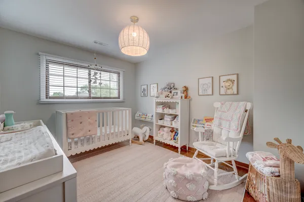 $3,200 | 7215 Larchwood Lane, Woodridge, IL 60517