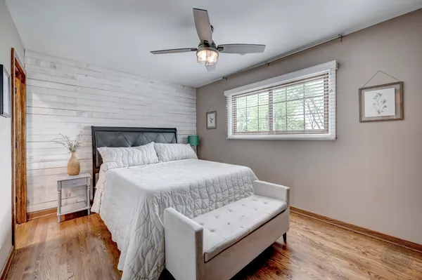 $3,200 | 7215 Larchwood Lane, Woodridge, IL 60517