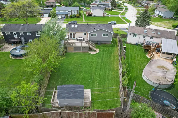 $3,200 | 7215 Larchwood Lane, Woodridge, IL 60517