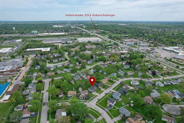 $3,200 | 7215 Larchwood Lane, Woodridge, IL 60517
