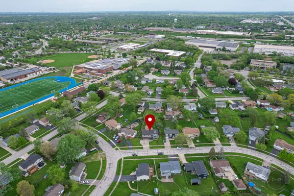 $3,200 | 7215 Larchwood Lane, Woodridge, IL 60517