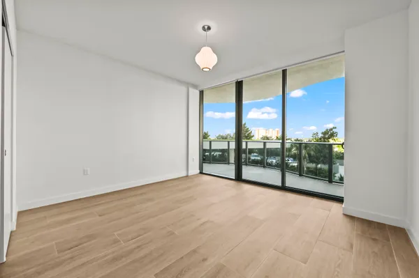 $2,999,999 | 900 North Ocean Boulevard, Unit 406, Pompano Beach, FL 33062