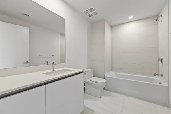 $2,999,999 | 900 North Ocean Boulevard, Unit 406, Pompano Beach, FL 33062