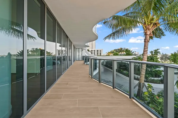$2,999,999 | 900 North Ocean Boulevard, Unit 406, Pompano Beach, FL 33062