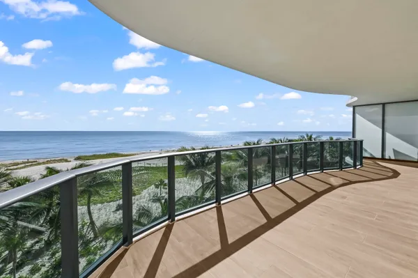 $2,999,999 | 900 North Ocean Boulevard, Unit 406, Pompano Beach, FL 33062