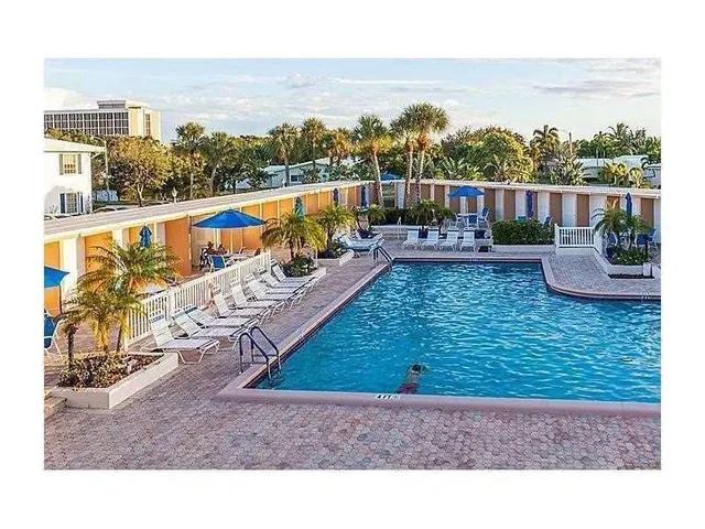 $2,300 | 2191 Northeast 68th Street, Unit 403, Fort Lauderdale, FL 33308