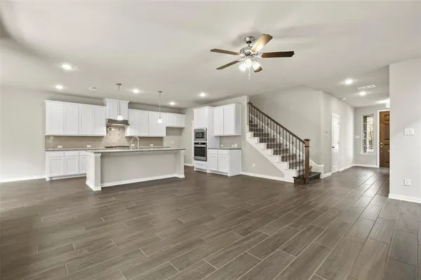 $3,600 | 3917 St Ives Lane, Lewisville, TX 75056