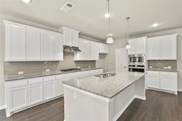 $3,600 | 3917 St Ives Lane, Lewisville, TX 75056