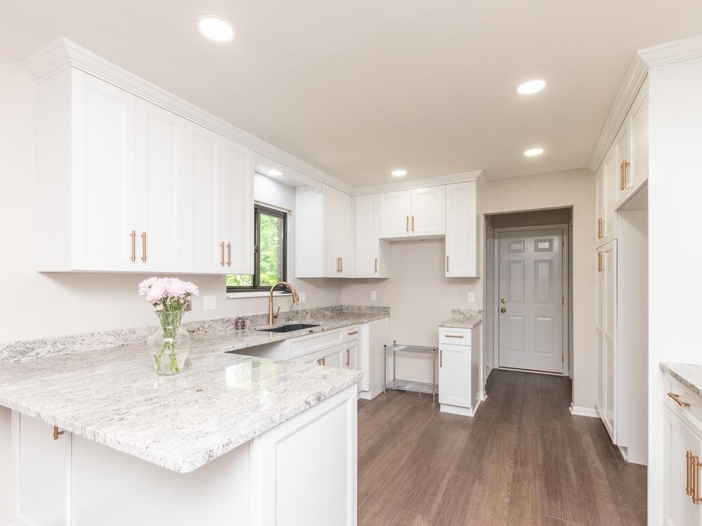 56789 Schoenherr Road Utica, MI 48315 - Photo 15 of 56 50048938-14.JPG