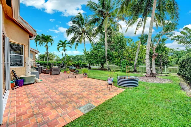 a view of outdoor space yard and patio
