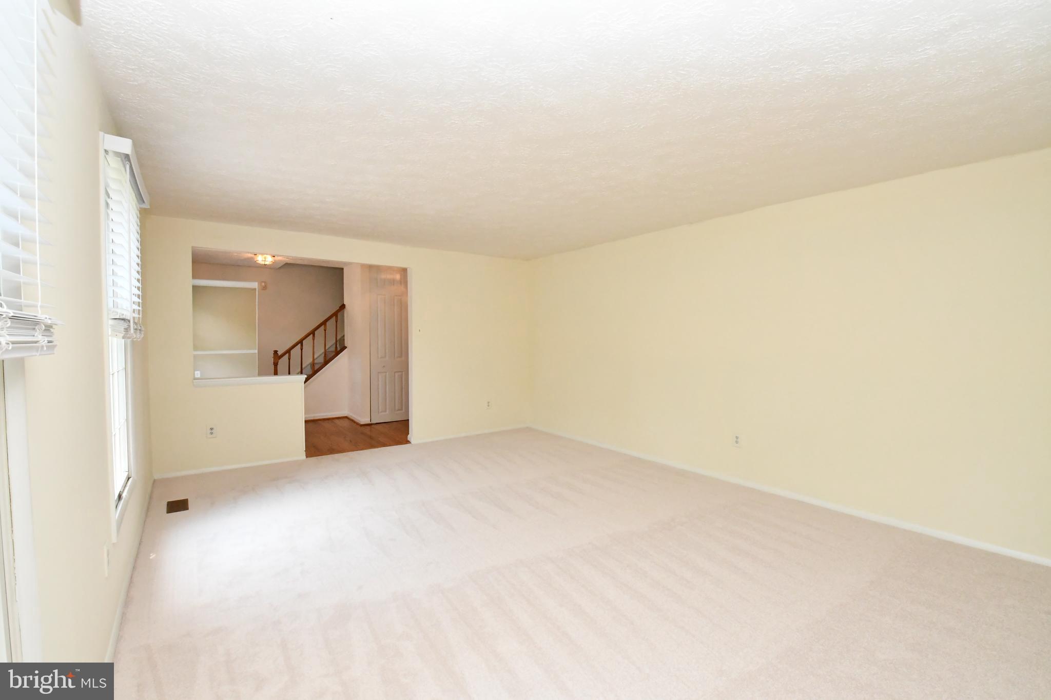 8017 Diving Cliff Lane Springfield, VA 22153 - Photo 11 of 32 Living room