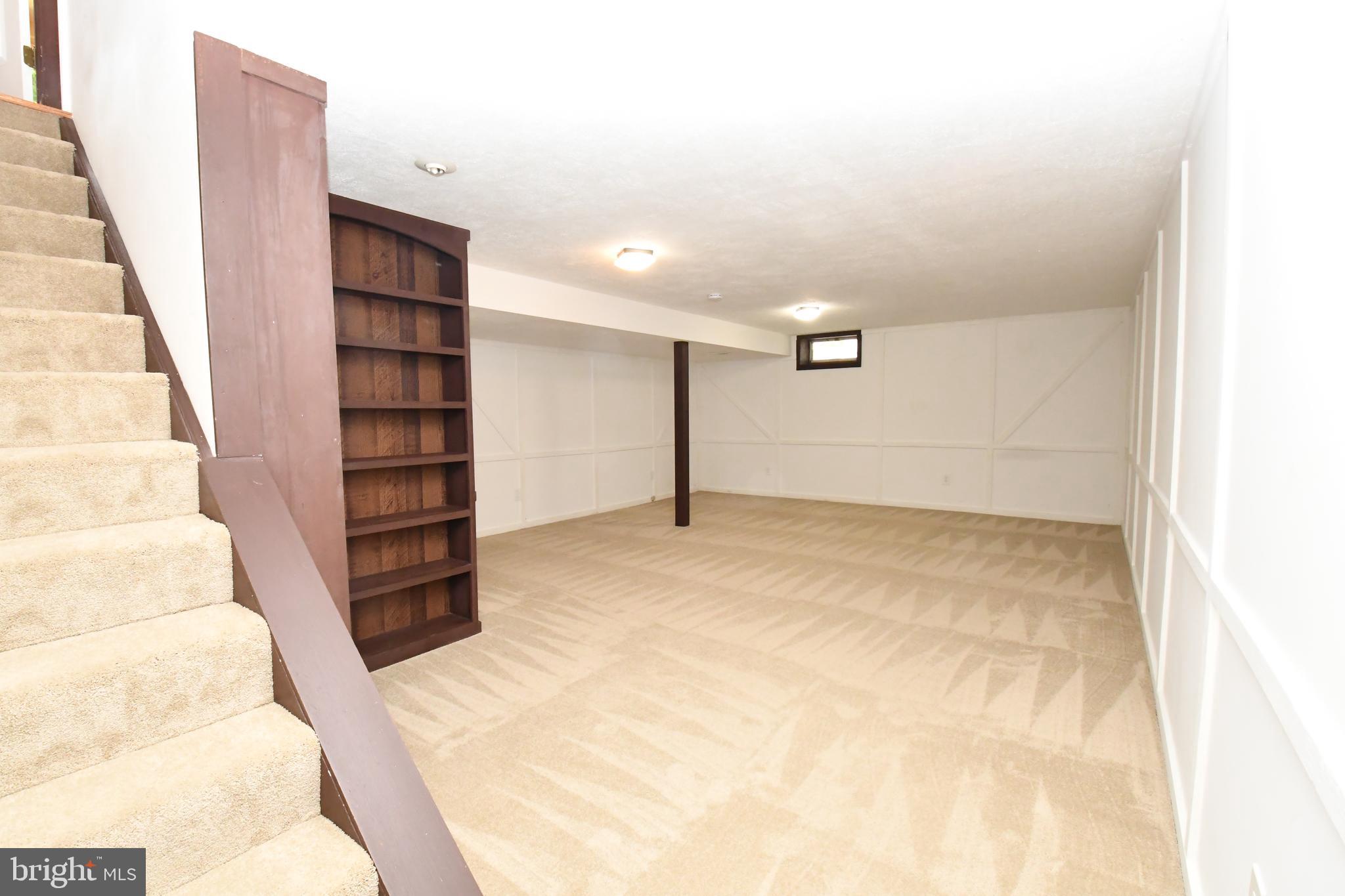 8017 Diving Cliff Lane Springfield, VA 22153 - Photo 29 of 32 Rec Room
