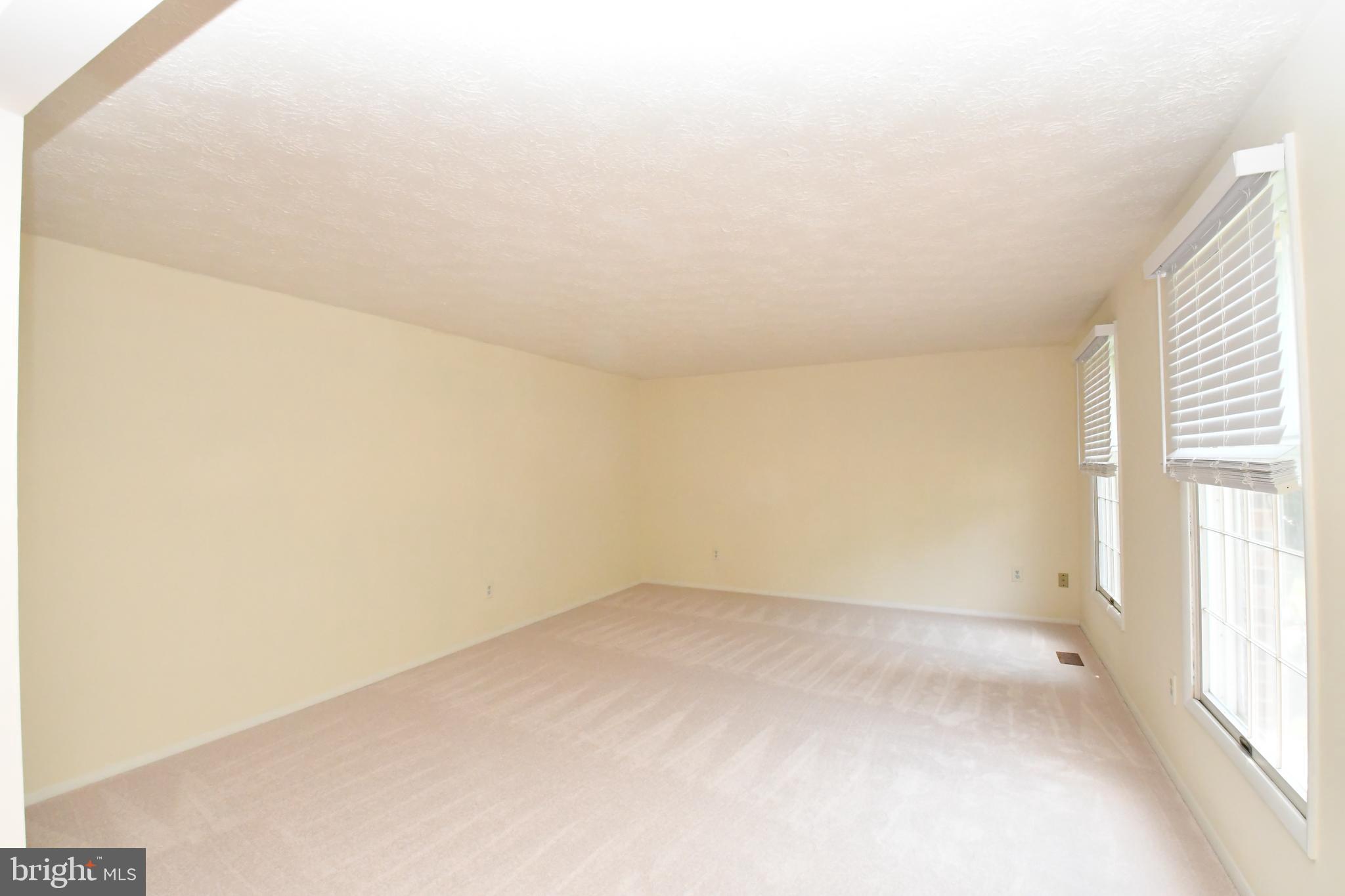 8017 Diving Cliff Lane Springfield, VA 22153 - Photo 7 of 32 Dining Room