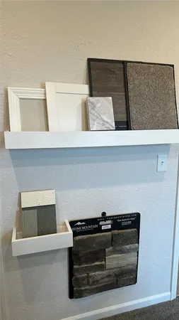 $305,045 | 503 Valley View Drive, Tonganoxie, KS 66086