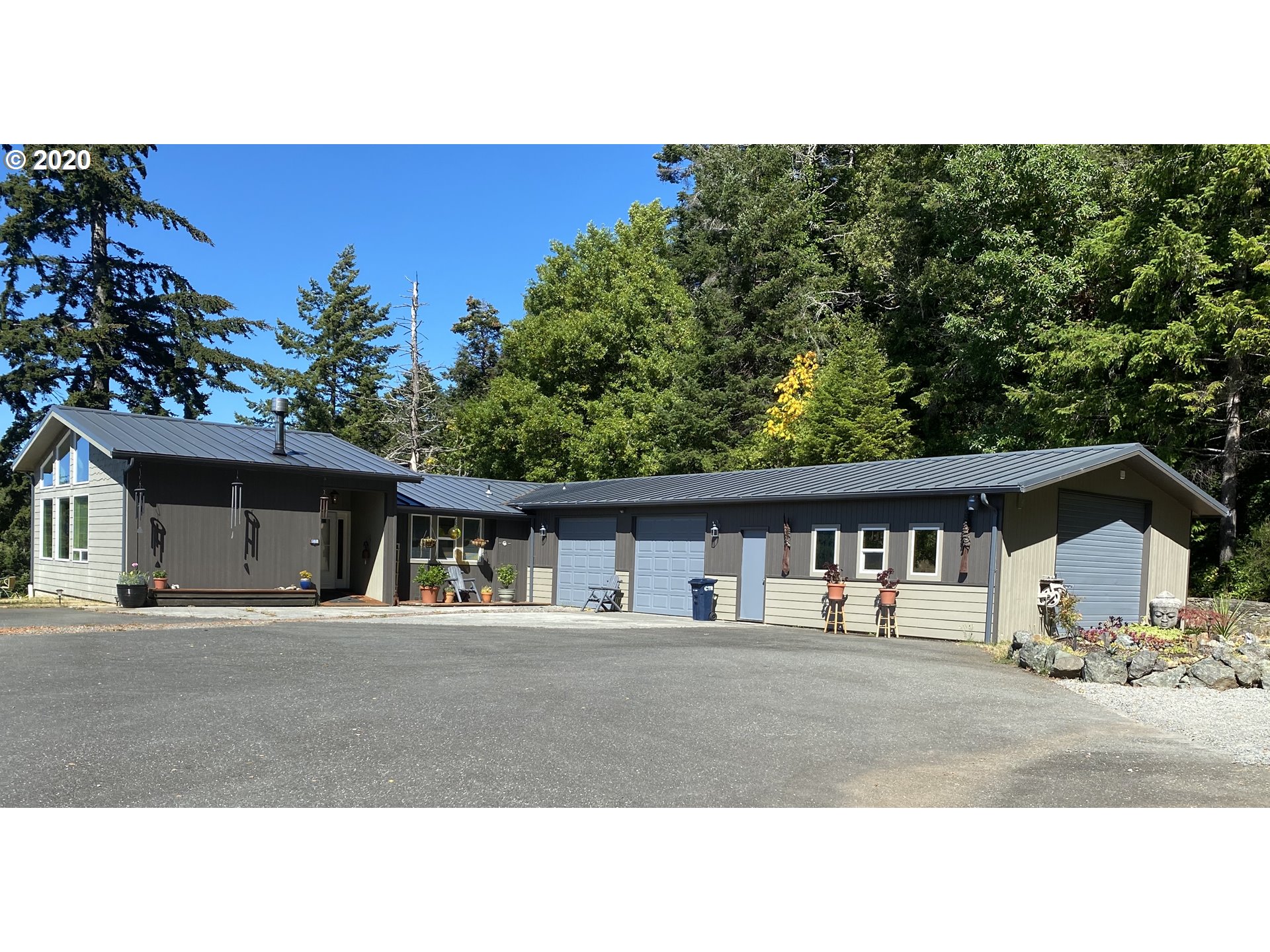 95183 Mountain Road Gold Beach, OR 97444 - Photo 1 of 30 Gallery Image 1